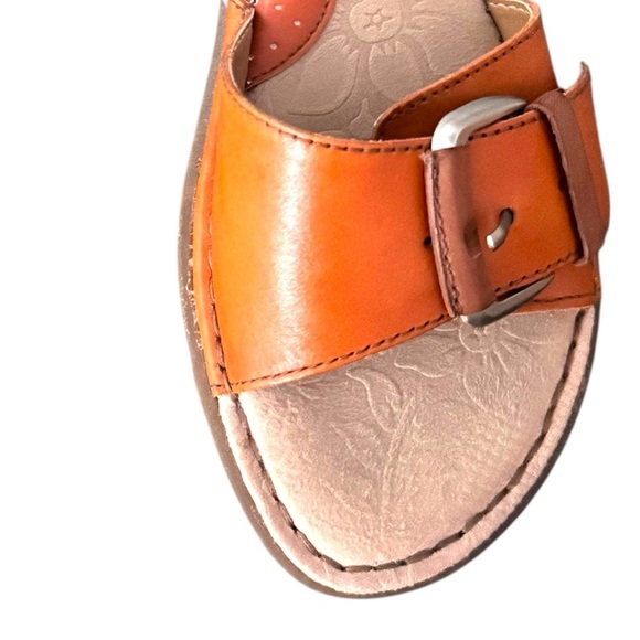b.o.c Born Concepts Orange Leather Buckle Sandals Size 8 - Picture 6 of 9
